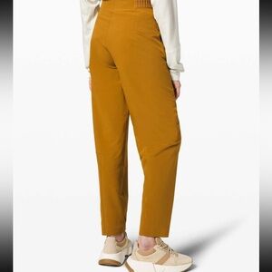 Lululemon pants lab esker